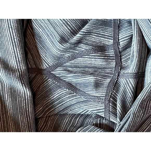 Zella Live In High Waisted Gray Mesh Stripe Yoga Crop Pant Size Small - Picture 8 of 8